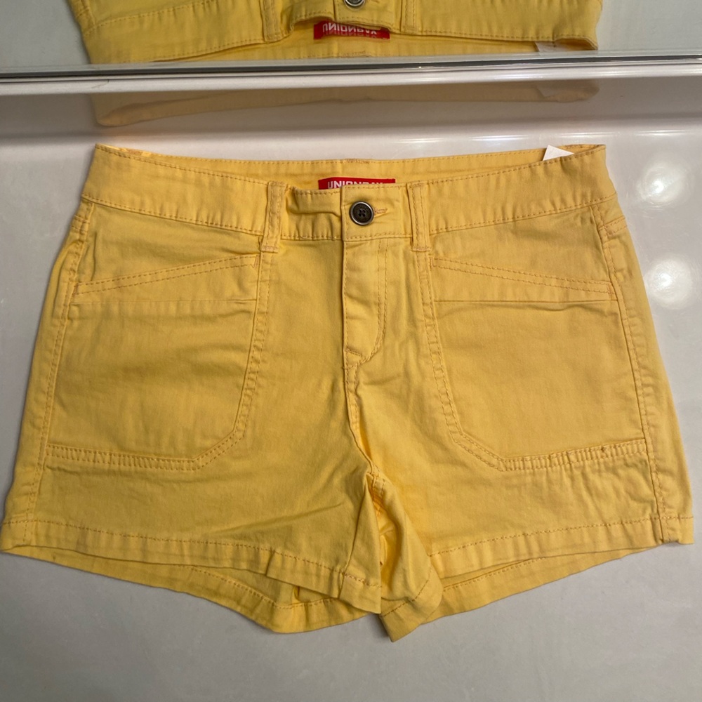 Unionbay Delaney yellow shorts size 11
